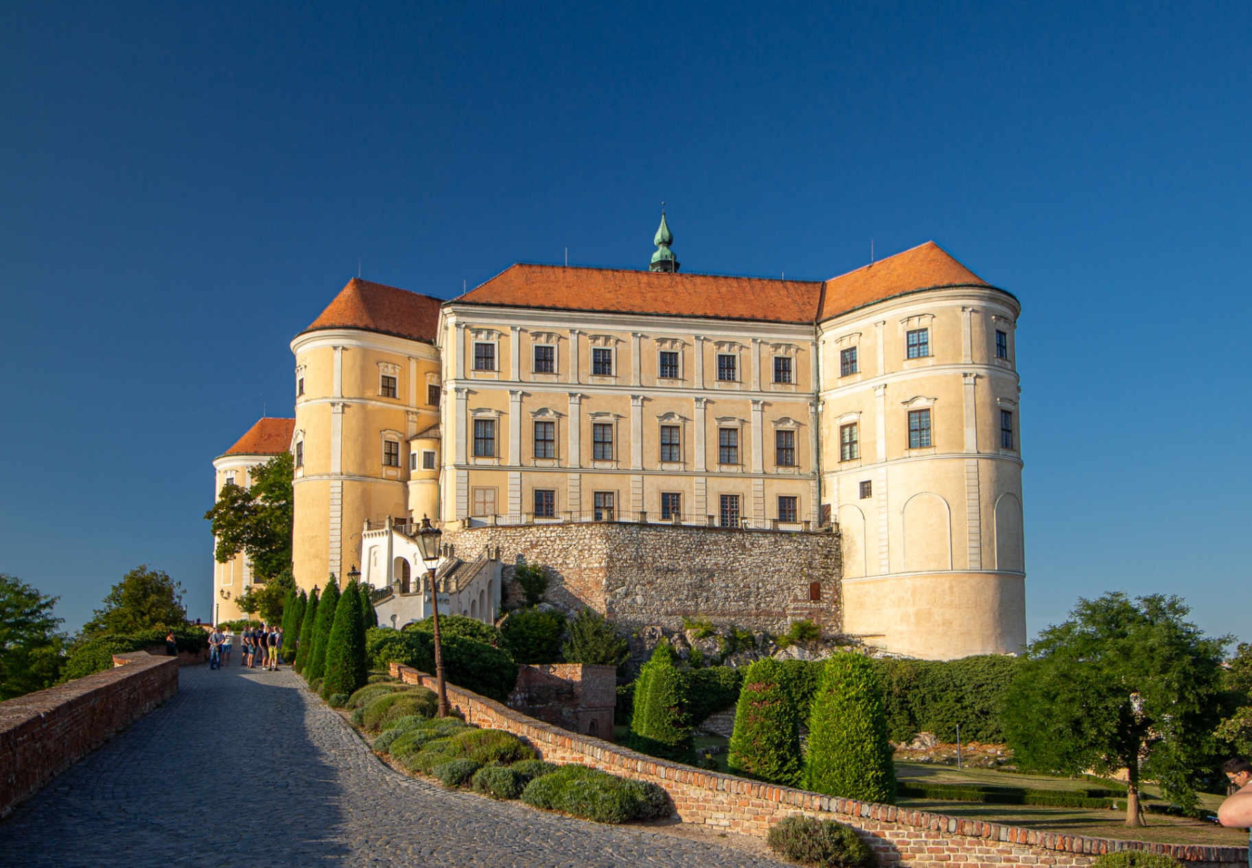 Zámek Mikulov nad městem