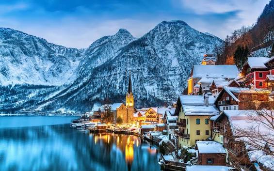 Hallstatt v zimě, alpská panoramata